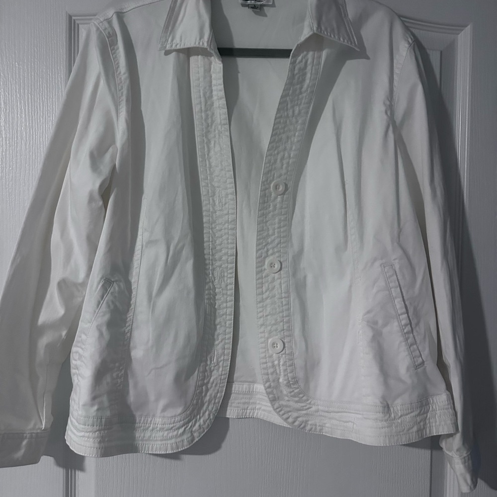 Coldwater Creek White and Gray Garment